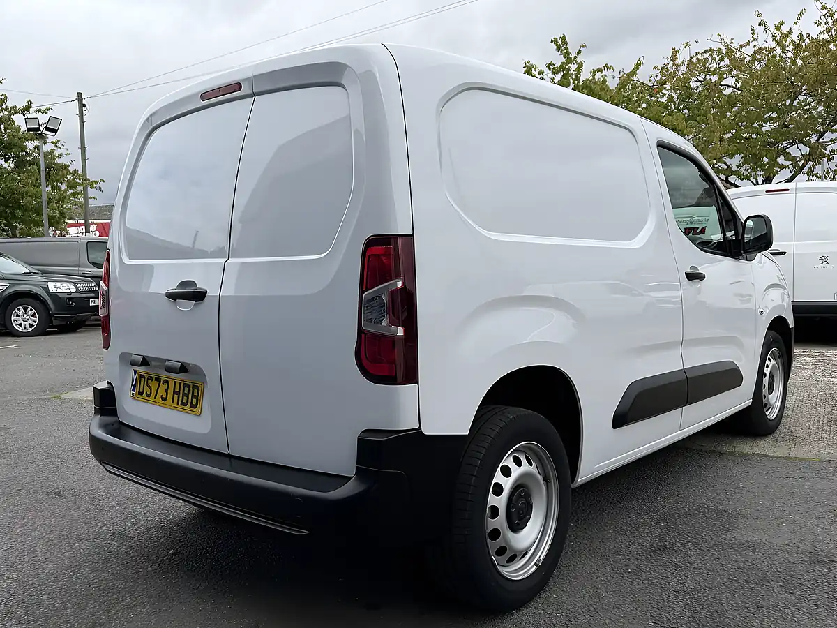 Used 2023 Vauxhall Combo Prime Panel Van White - Interior and Exterior details 8
