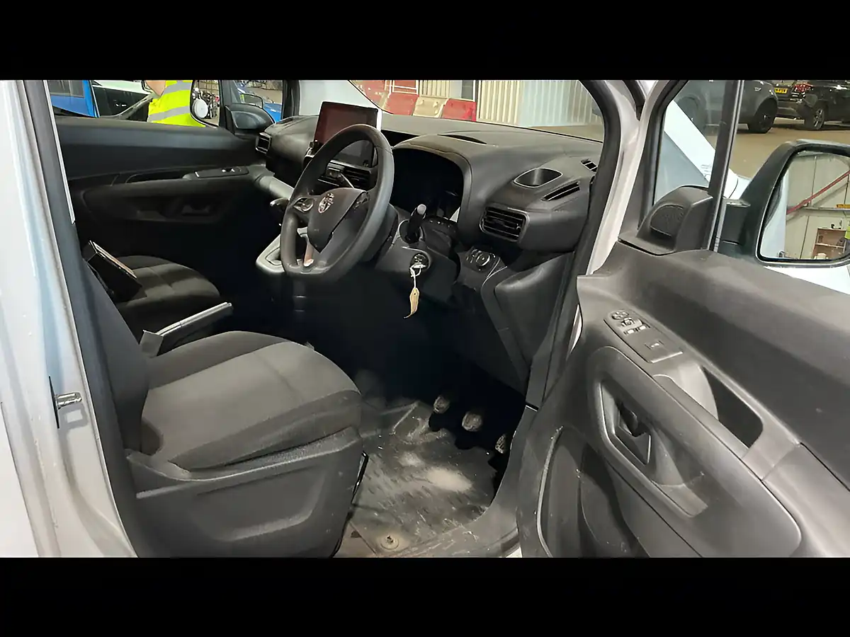 Used 2023 Vauxhall Combo Prime Panel Van White - Interior and Exterior details 11