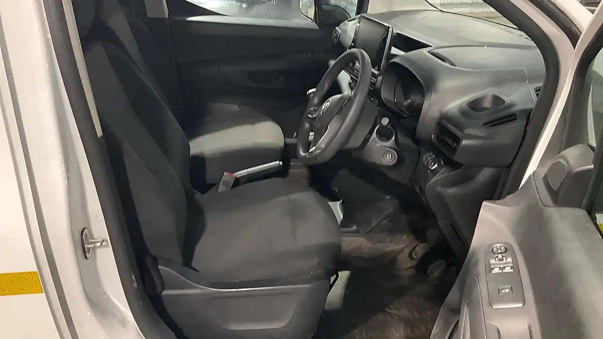 Used 2023 Vauxhall Combo Prime White - Interior and Exterior details 7