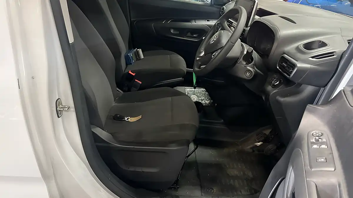 Used 2023 Vauxhall Combo Prime White - Interior and Exterior details 7
