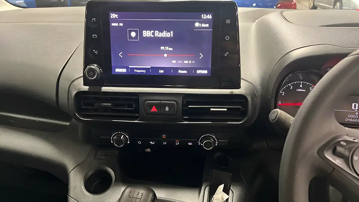 Used 2023 Vauxhall Combo Prime White - Interior and Exterior details 9