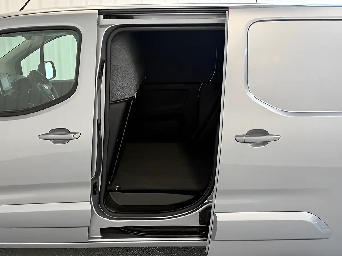 Used 2023 Vauxhall Combo Pro Aluminium Grey - Interior and Exterior details 11