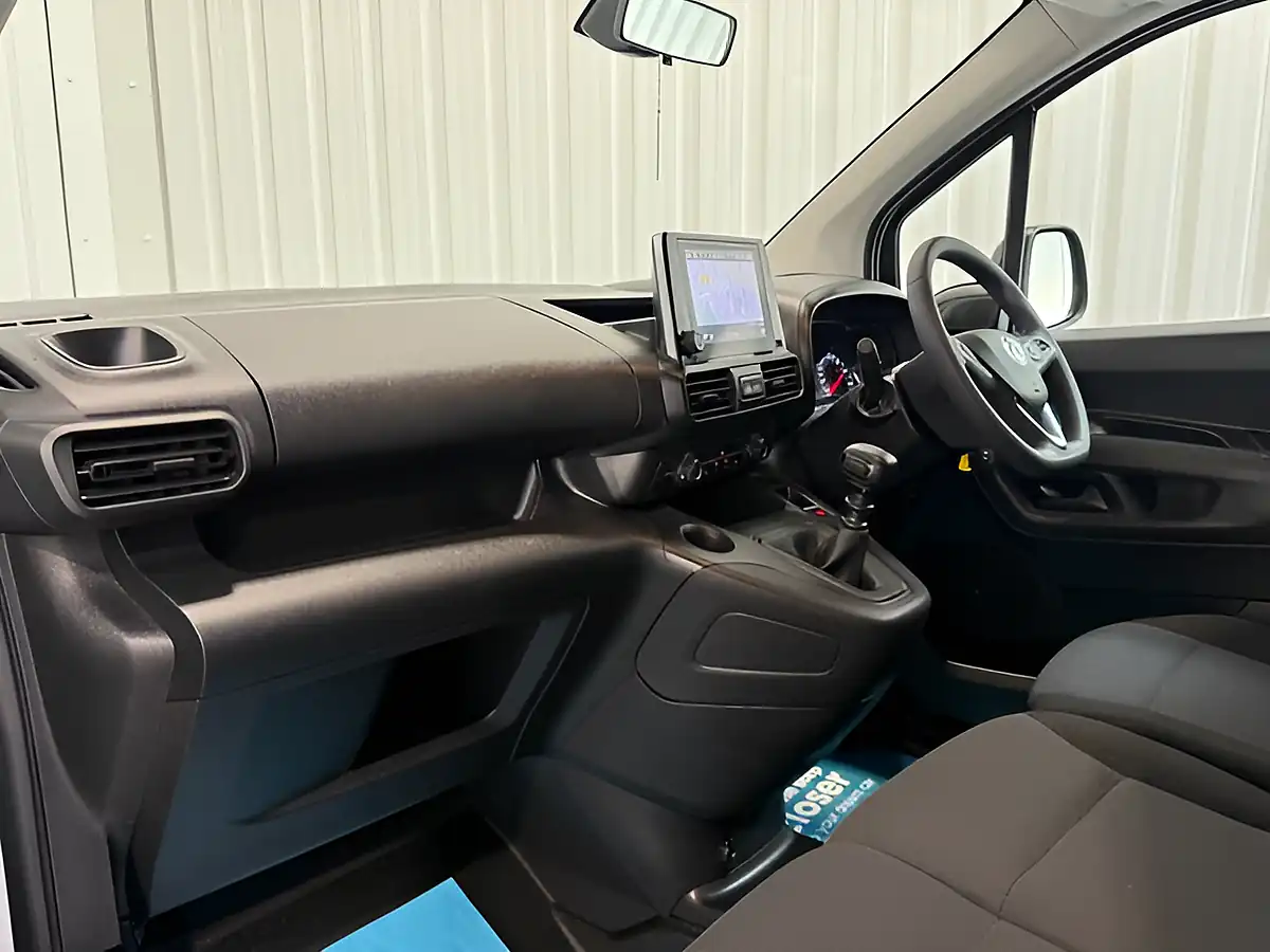 Used 2023 Vauxhall Combo Pro Aluminium Grey - Interior and Exterior details 14