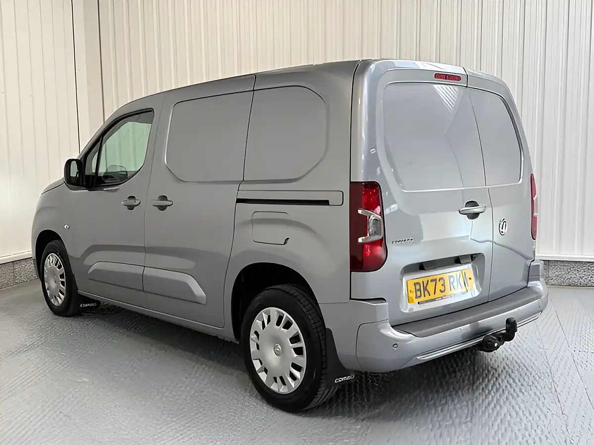 Used 2023 Vauxhall Combo Pro Aluminium Grey - Interior and Exterior details 5