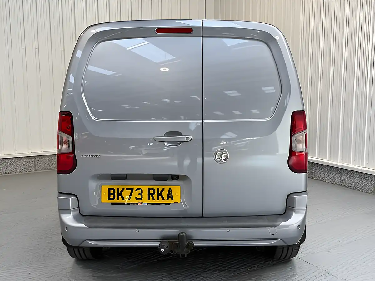 Used 2023 Vauxhall Combo Pro Aluminium Grey - Interior and Exterior details 6
