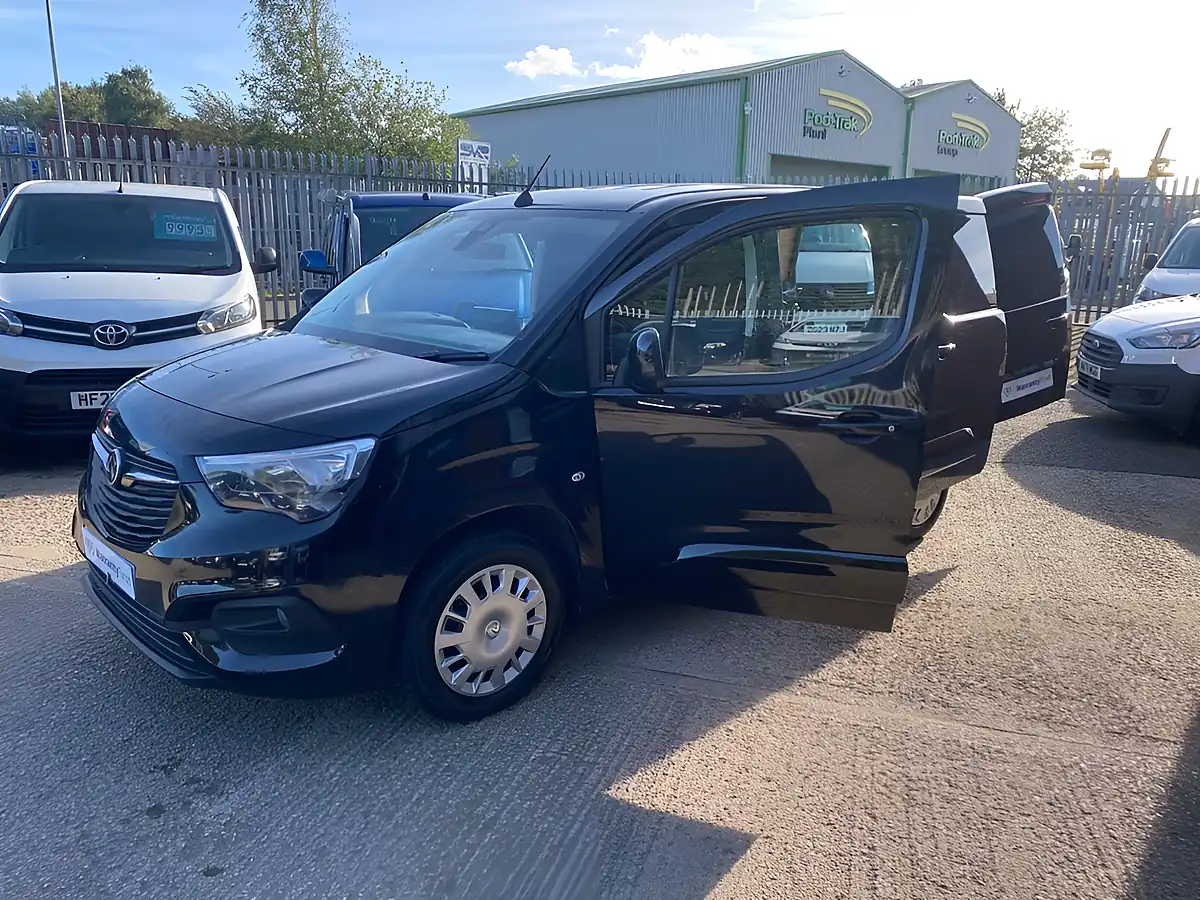 Used 2023 Vauxhall Combo Pro Black - Interior and Exterior details 16