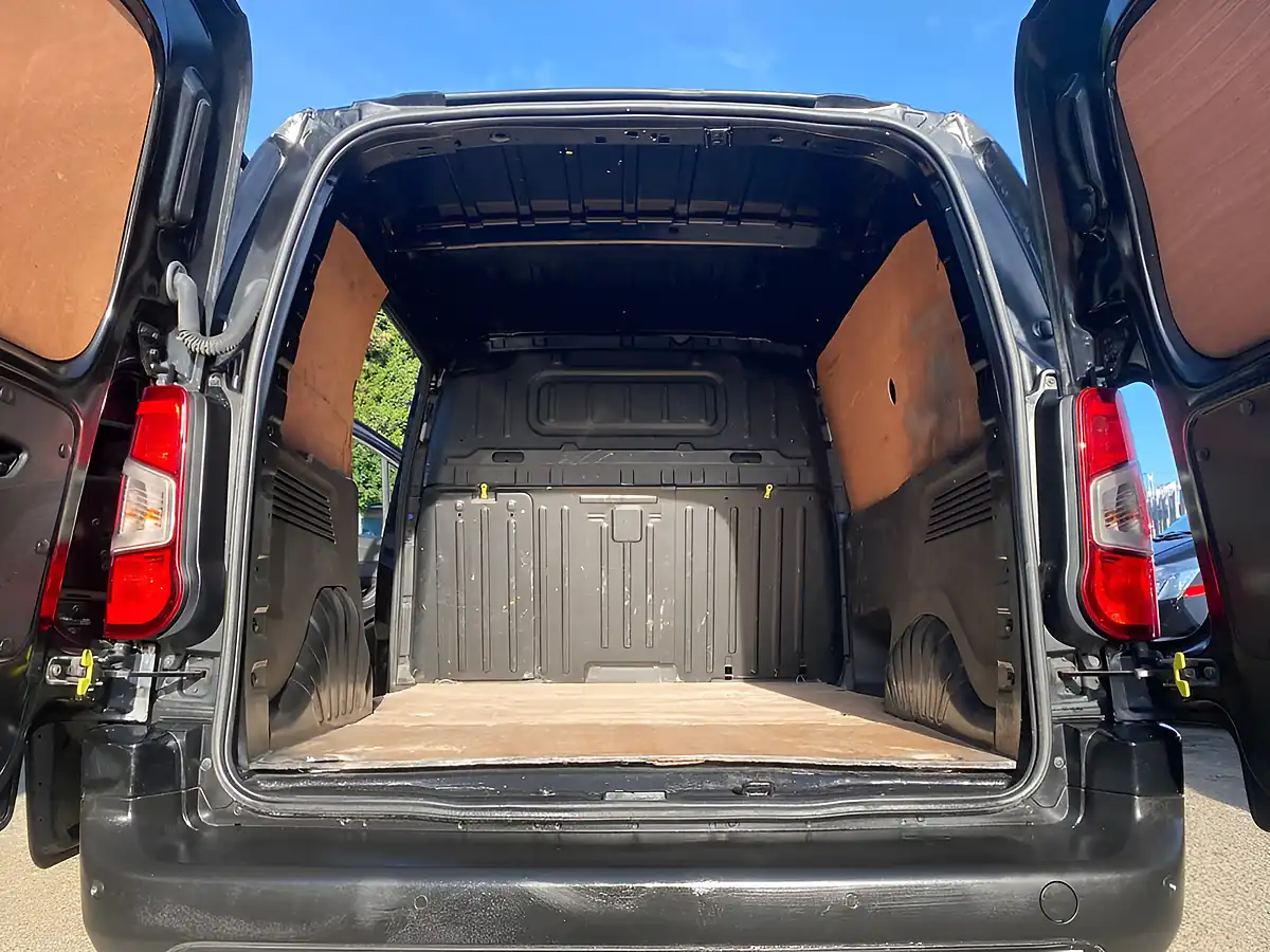 Used 2023 Vauxhall Combo Pro Black - Interior and Exterior details 18