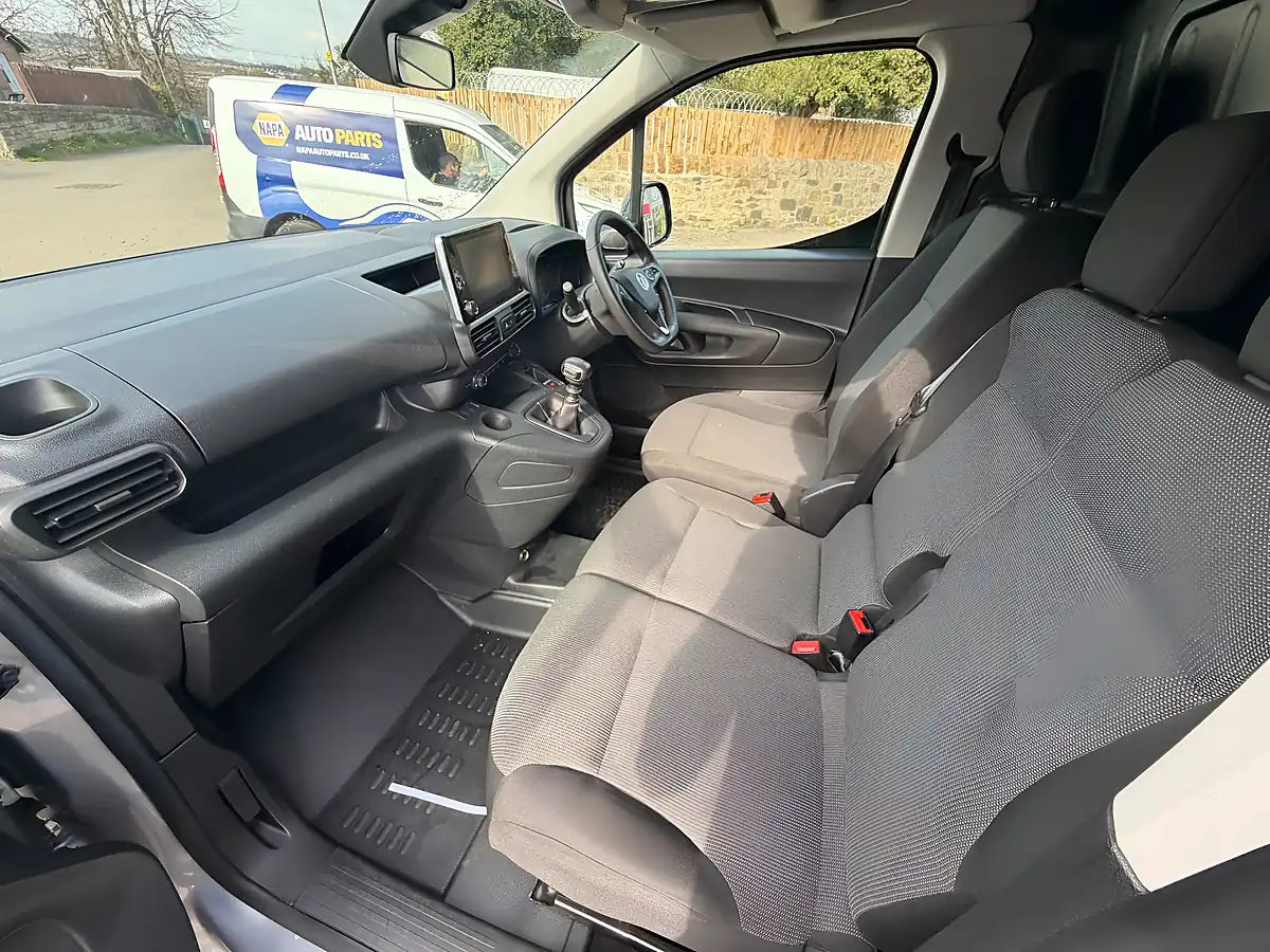Used 2023 Vauxhall Combo Pro Grey - Interior and Exterior details 11