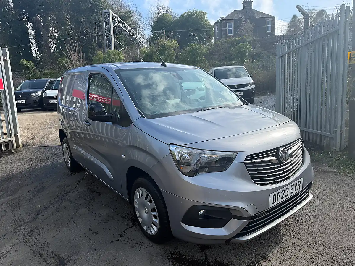 Used 2023 Vauxhall Combo Pro Grey - Interior and Exterior details 8