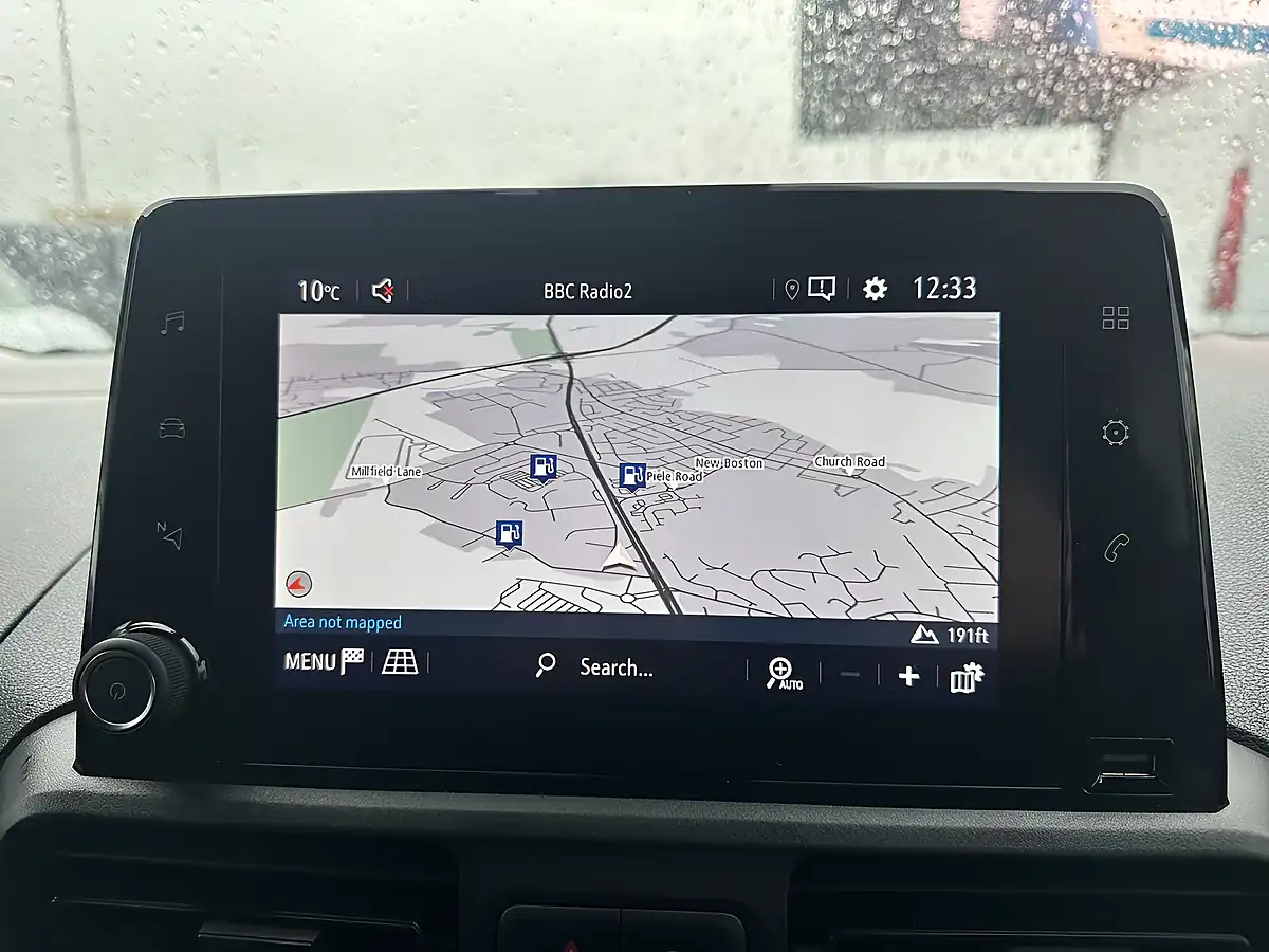 Used 2023 Vauxhall Combo Pro Icy White - Interior and Exterior details 13