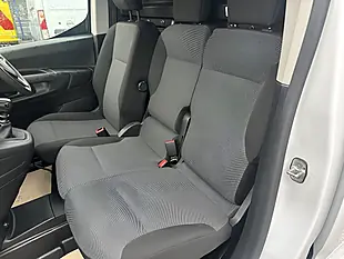 Used 2023 Vauxhall Combo Pro Icy White - Interior and Exterior details 15