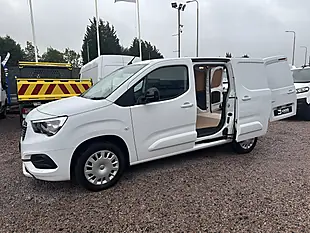 Used 2023 Vauxhall Combo Pro Icy White - Interior and Exterior details 19