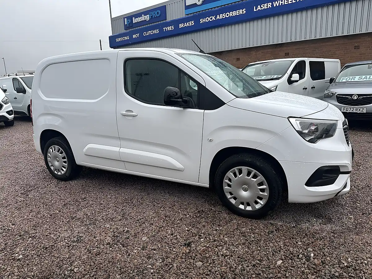 Used 2023 Vauxhall Combo Pro Icy White - Interior and Exterior details 2