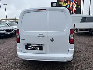 Used 2023 Vauxhall Combo Pro Icy White - Interior and Exterior details 4