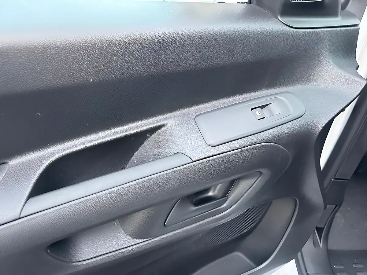 Used 2023 Vauxhall Combo Pro L2 H1 White - Interior and Exterior details 16