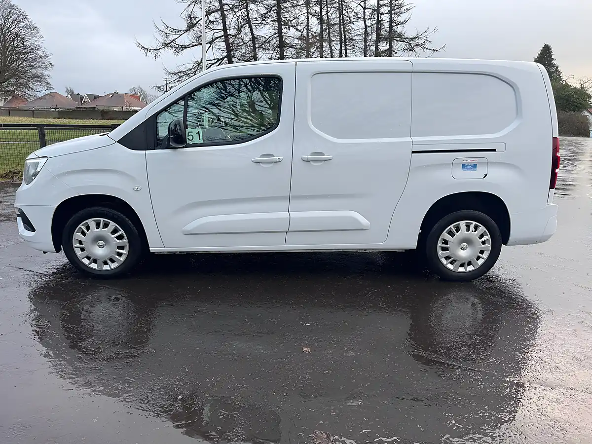 Used 2023 Vauxhall Combo Pro L2 H1 White - Interior and Exterior details 4