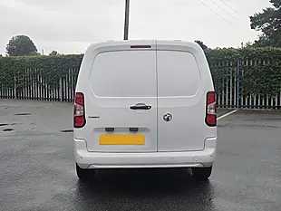 Used 2023 Vauxhall Combo Pro L2 Icy White - Interior and Exterior details 13