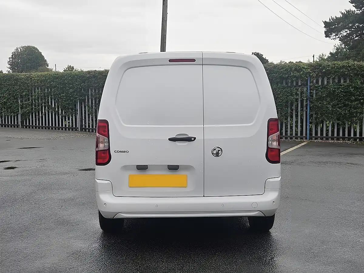 Used 2023 Vauxhall Combo Pro L2 Icy White - Interior and Exterior details 13