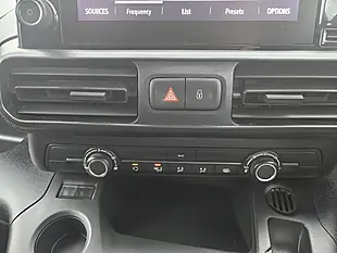 Used 2023 Vauxhall Combo Pro L2 Icy White - Interior and Exterior details 16