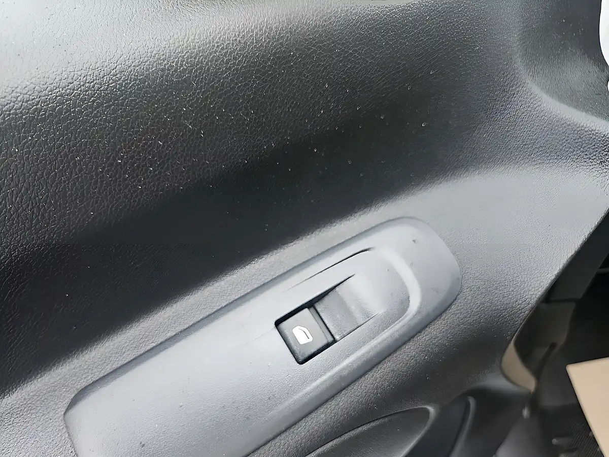 Used 2023 Vauxhall Combo Pro L2 Icy White - Interior and Exterior details 19