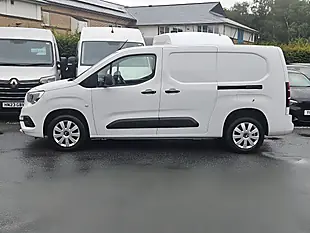 Used 2023 Vauxhall Combo Pro L2 Icy White - Interior and Exterior details 9