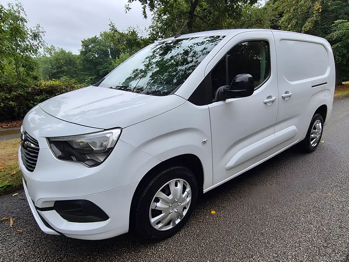 Used 2023 Vauxhall Combo Pro L2 Kaolin White - Interior and Exterior details 12