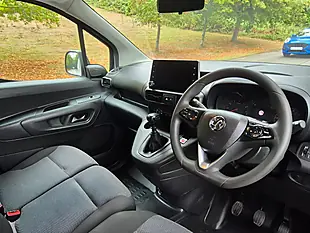 Used 2023 Vauxhall Combo Pro L2 Kaolin White - Interior and Exterior details 16