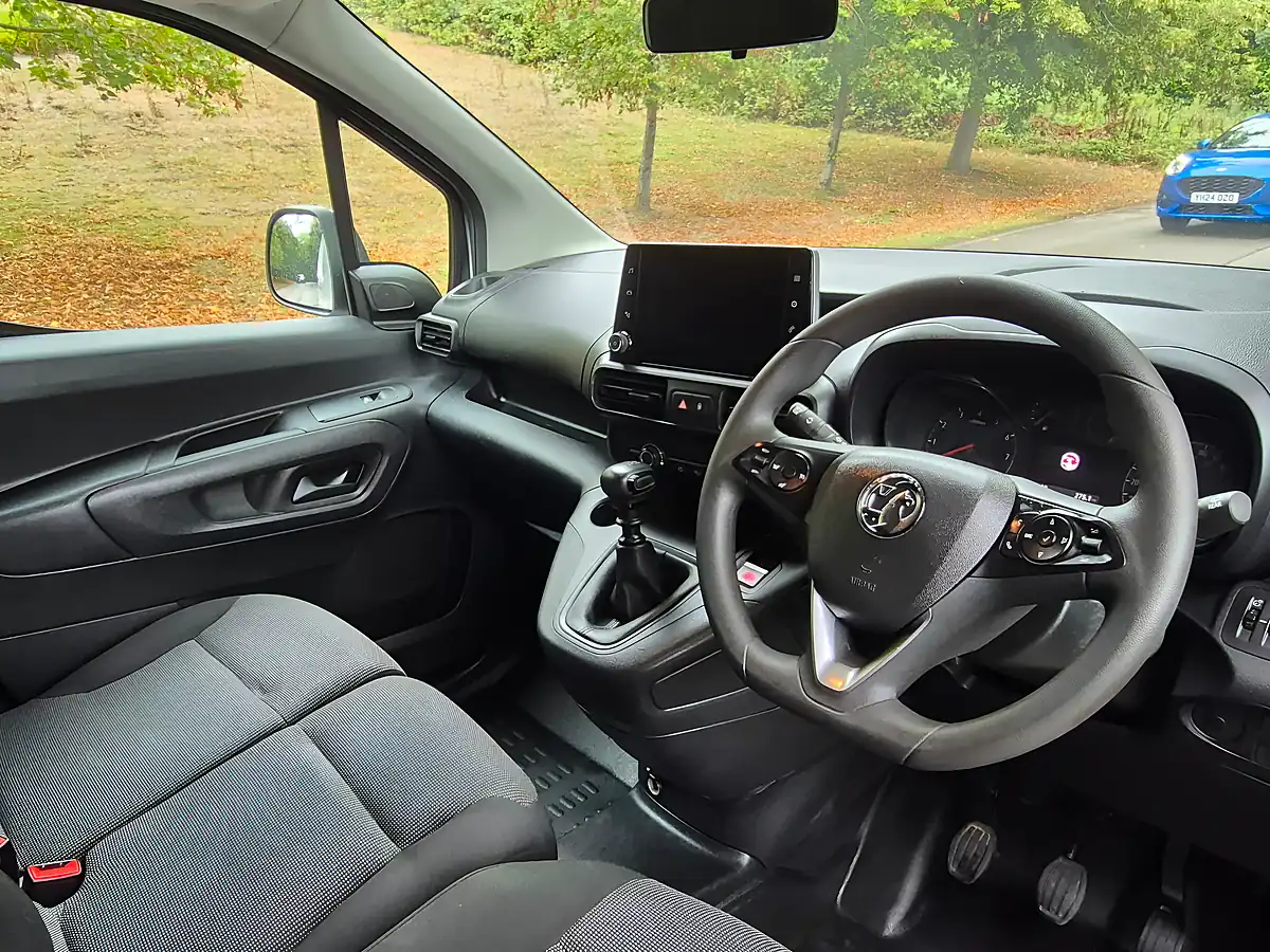 Used 2023 Vauxhall Combo Pro L2 Kaolin White - Interior and Exterior details 16