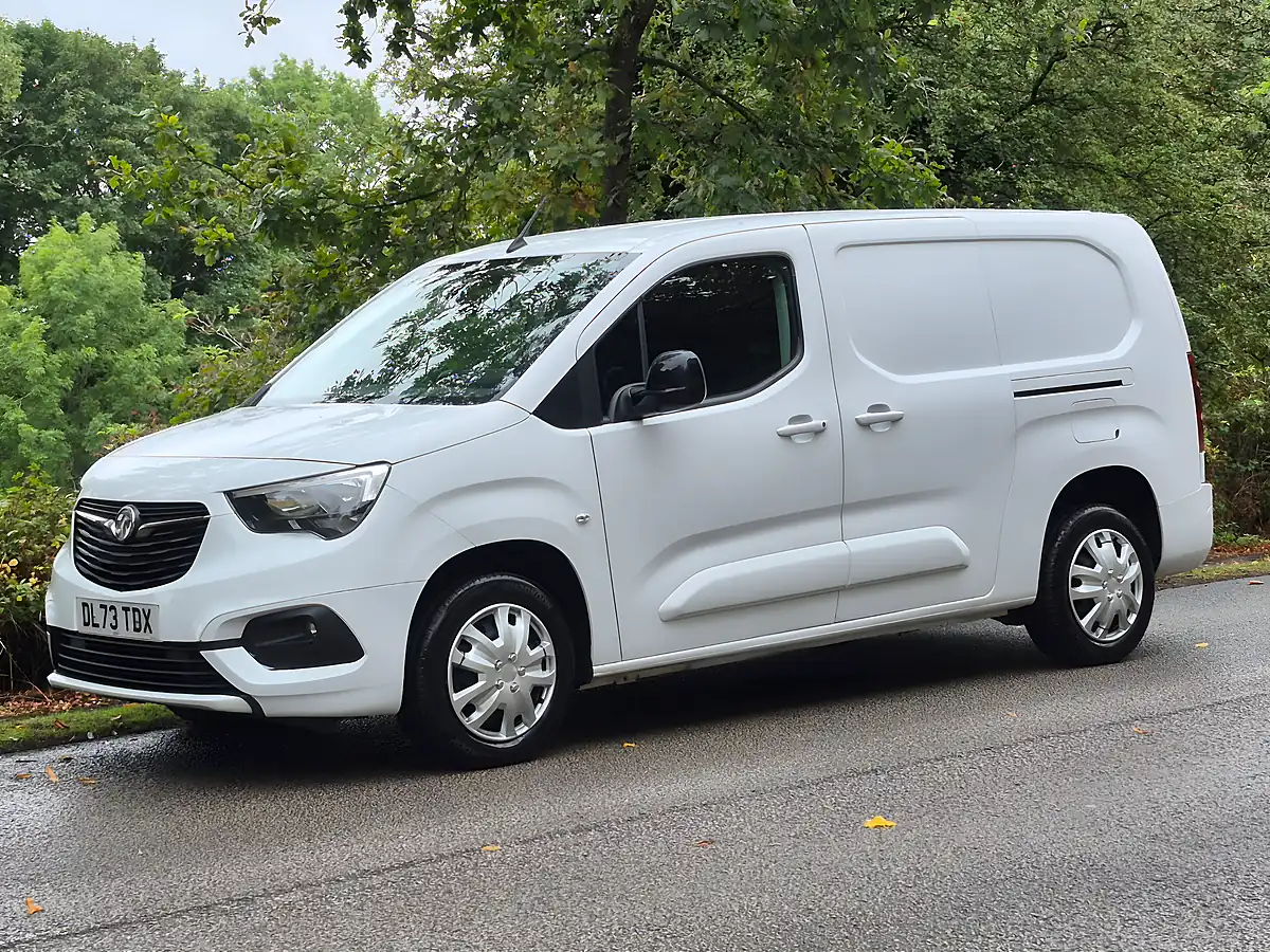 Used 2023 Vauxhall Combo Pro L2 Kaolin White - Interior and Exterior details 2