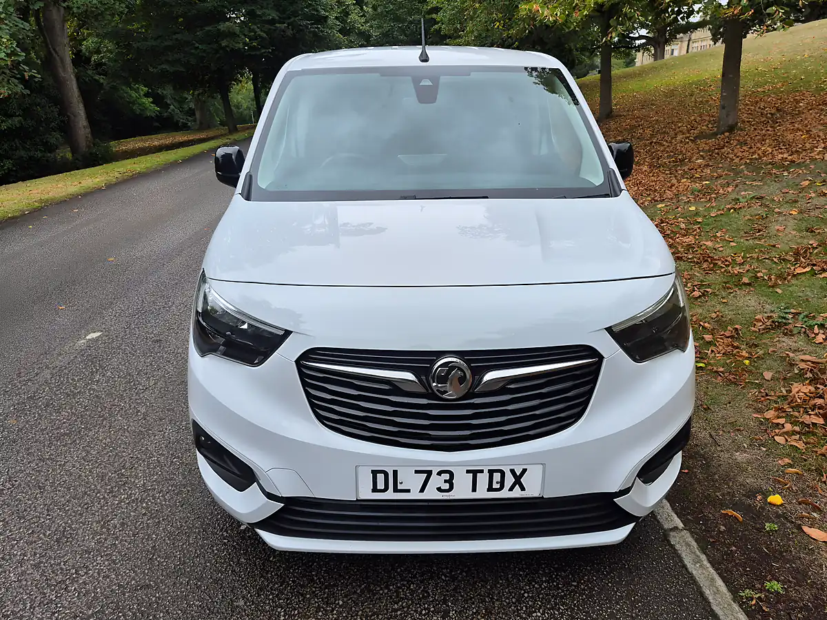 Used 2023 Vauxhall Combo Pro L2 Kaolin White - Interior and Exterior details 4