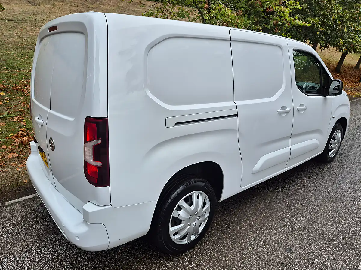 Used 2023 Vauxhall Combo Pro L2 Kaolin White - Interior and Exterior details 5