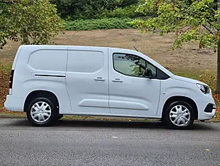 Used 2023 Vauxhall Combo Pro L2 Kaolin White - Interior and Exterior details 6