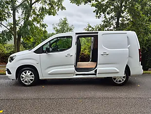 Used 2023 Vauxhall Combo Pro L2 Kaolin White - Interior and Exterior details 8
