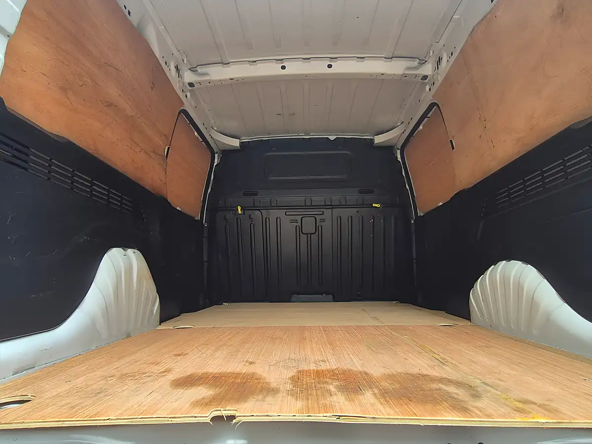 Used 2023 Vauxhall Combo Pro L2 Kaolin White - Interior and Exterior details 9
