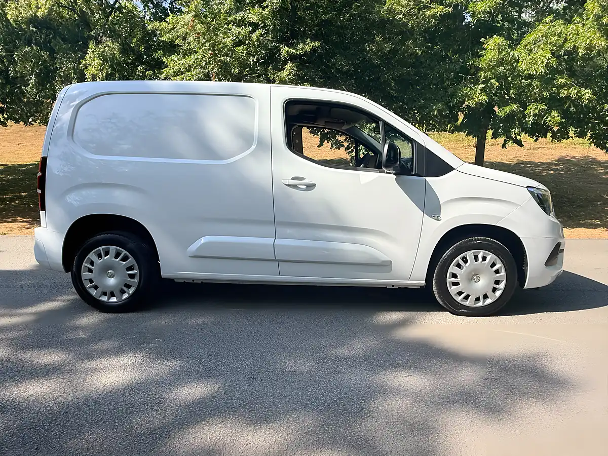 Used 2023 Vauxhall Combo Pro Panel Van Kaolin White - Interior and Exterior details 2
