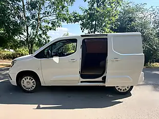 Used 2023 Vauxhall Combo Pro Panel Van Kaolin White - Interior and Exterior details 5