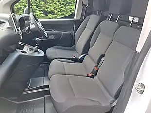 Used 2023 Vauxhall Combo Pro Panel Van White - Interior and Exterior details 12