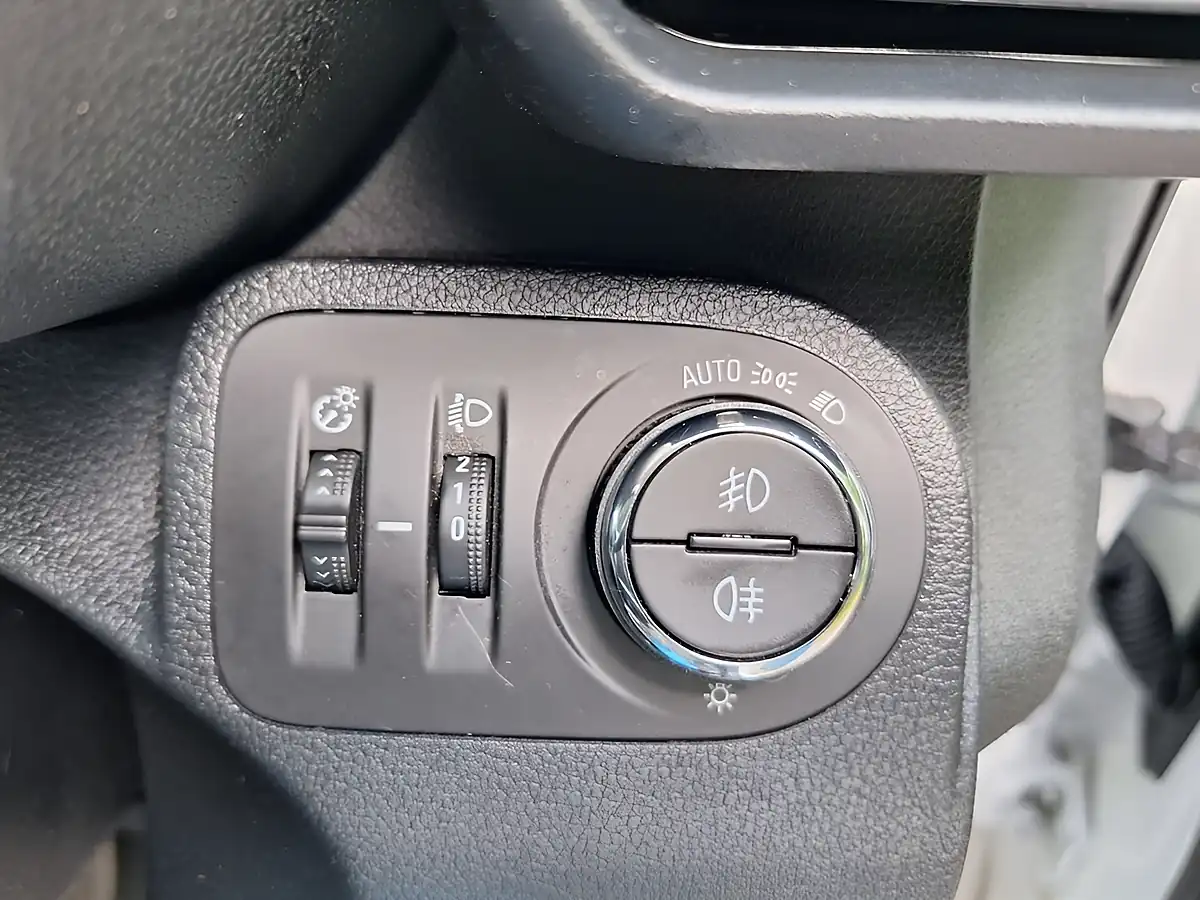 Used 2023 Vauxhall Combo Pro Panel Van White - Interior and Exterior details 13