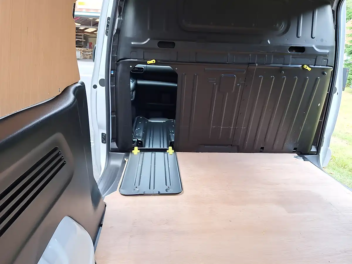Used 2023 Vauxhall Combo Pro Panel Van White - Interior and Exterior details 17