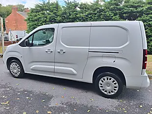 Used 2023 Vauxhall Combo Pro Panel Van White - Interior and Exterior details 4