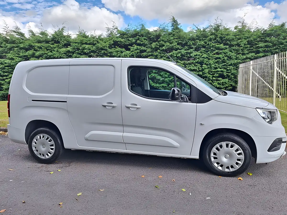 Used 2023 Vauxhall Combo Pro Panel Van White - Interior and Exterior details 5