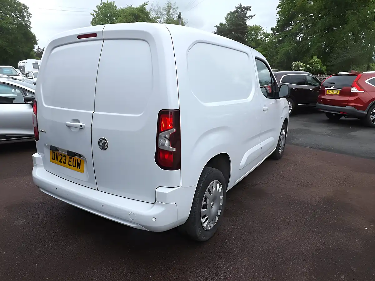 Used 2023 Vauxhall Combo Pro White - Interior and Exterior details 11