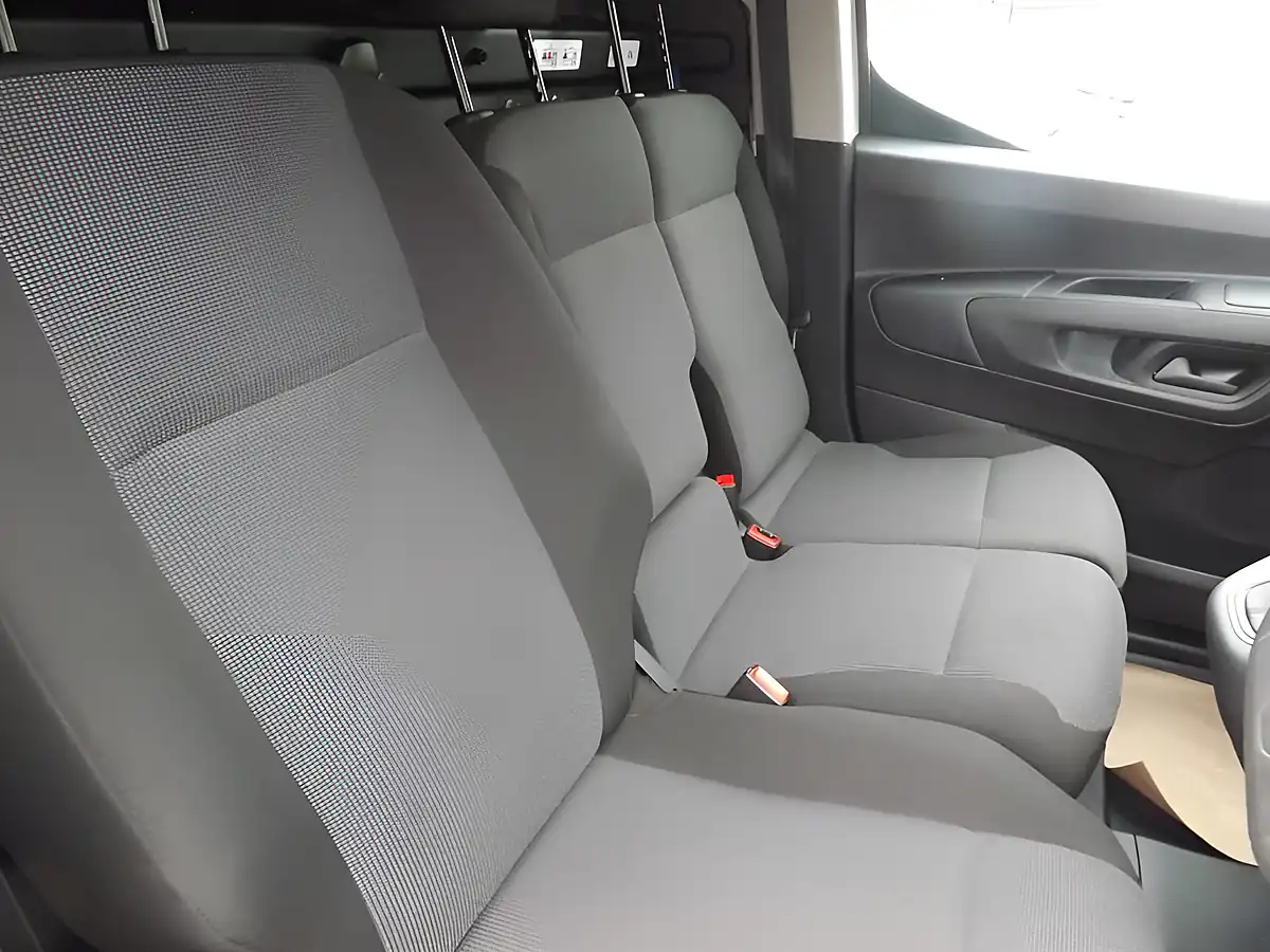 Used 2023 Vauxhall Combo Pro White - Interior and Exterior details 13