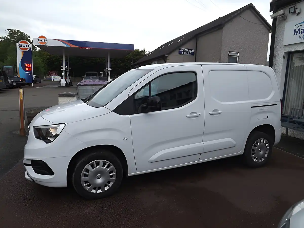 Used 2023 Vauxhall Combo Pro White - Interior and Exterior details 4