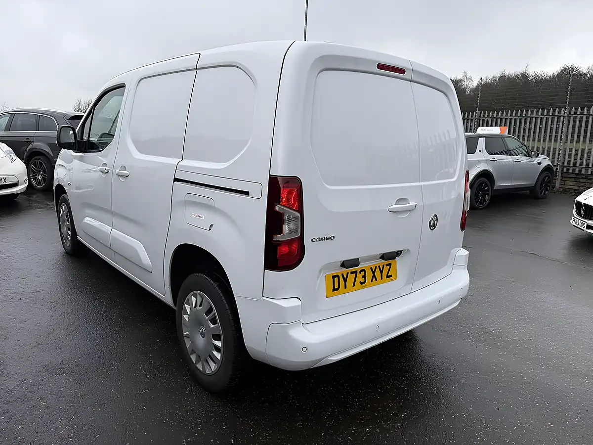 Used 2023 Vauxhall Combo Pro White - Interior and Exterior details 10
