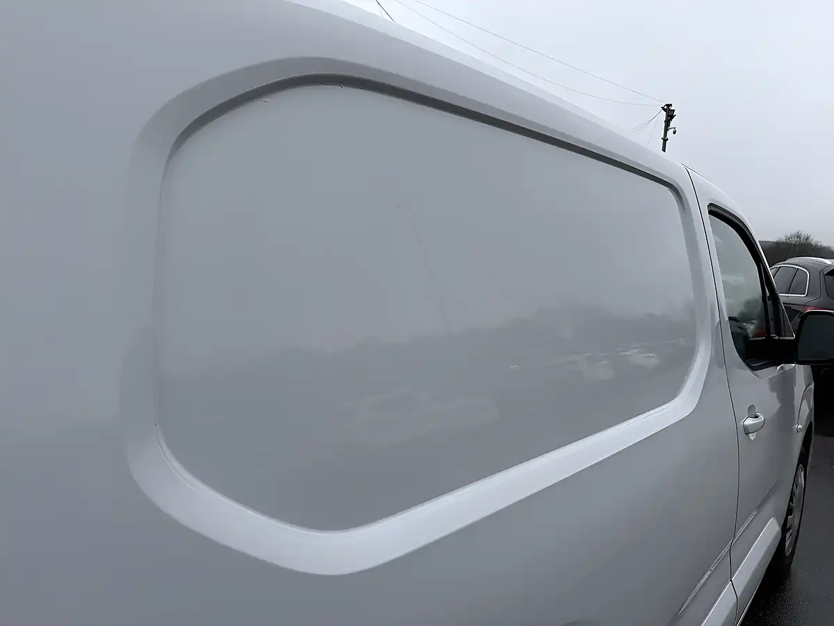 Used 2023 Vauxhall Combo Pro White - Interior and Exterior details 13