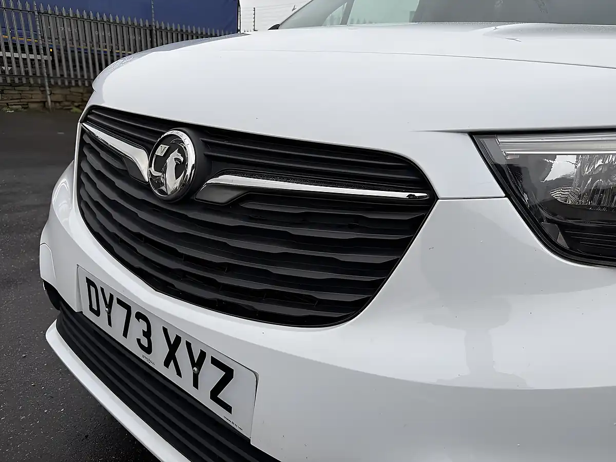 Used 2023 Vauxhall Combo Pro White - Interior and Exterior details 4