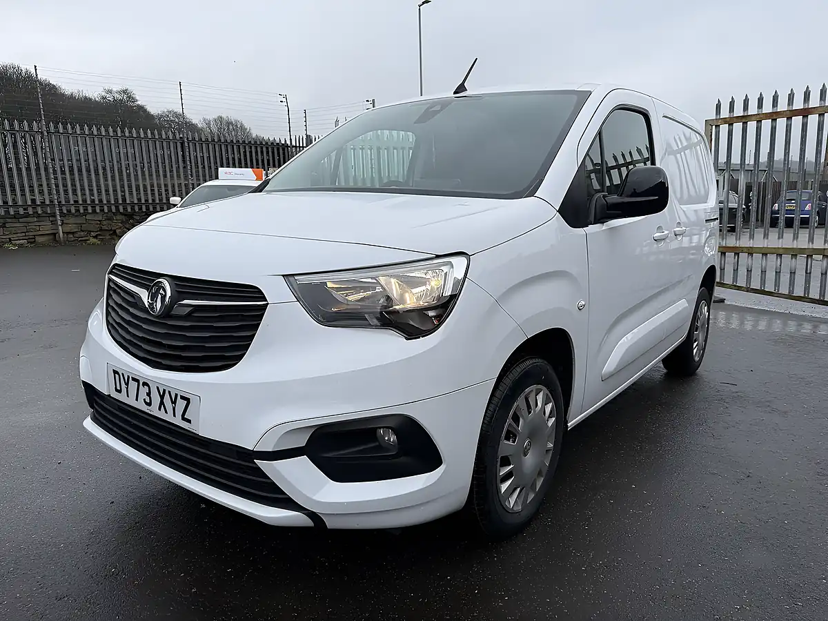 Used 2023 Vauxhall Combo Pro White - Interior and Exterior details 5