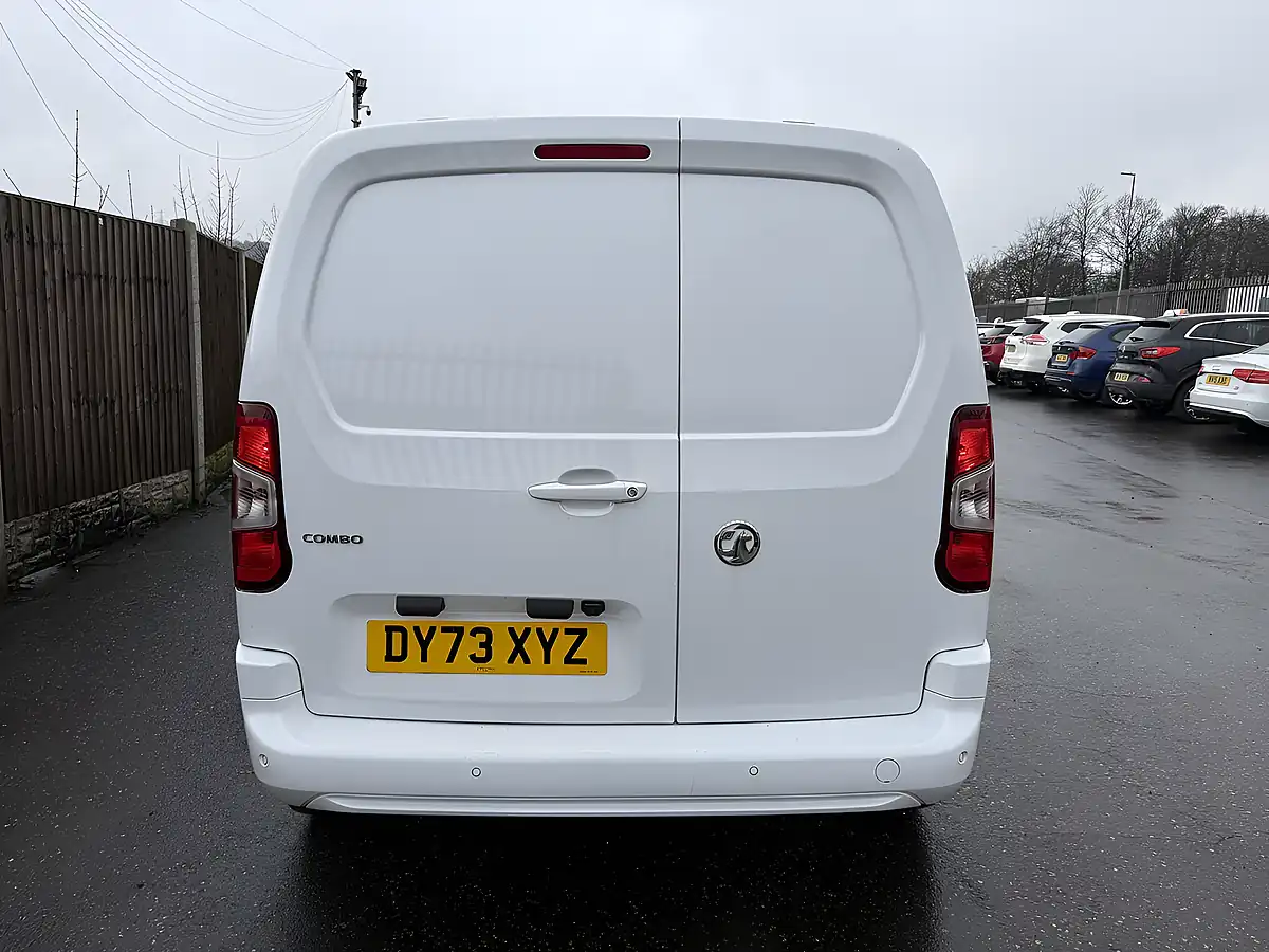 Used 2023 Vauxhall Combo Pro White - Interior and Exterior details 9