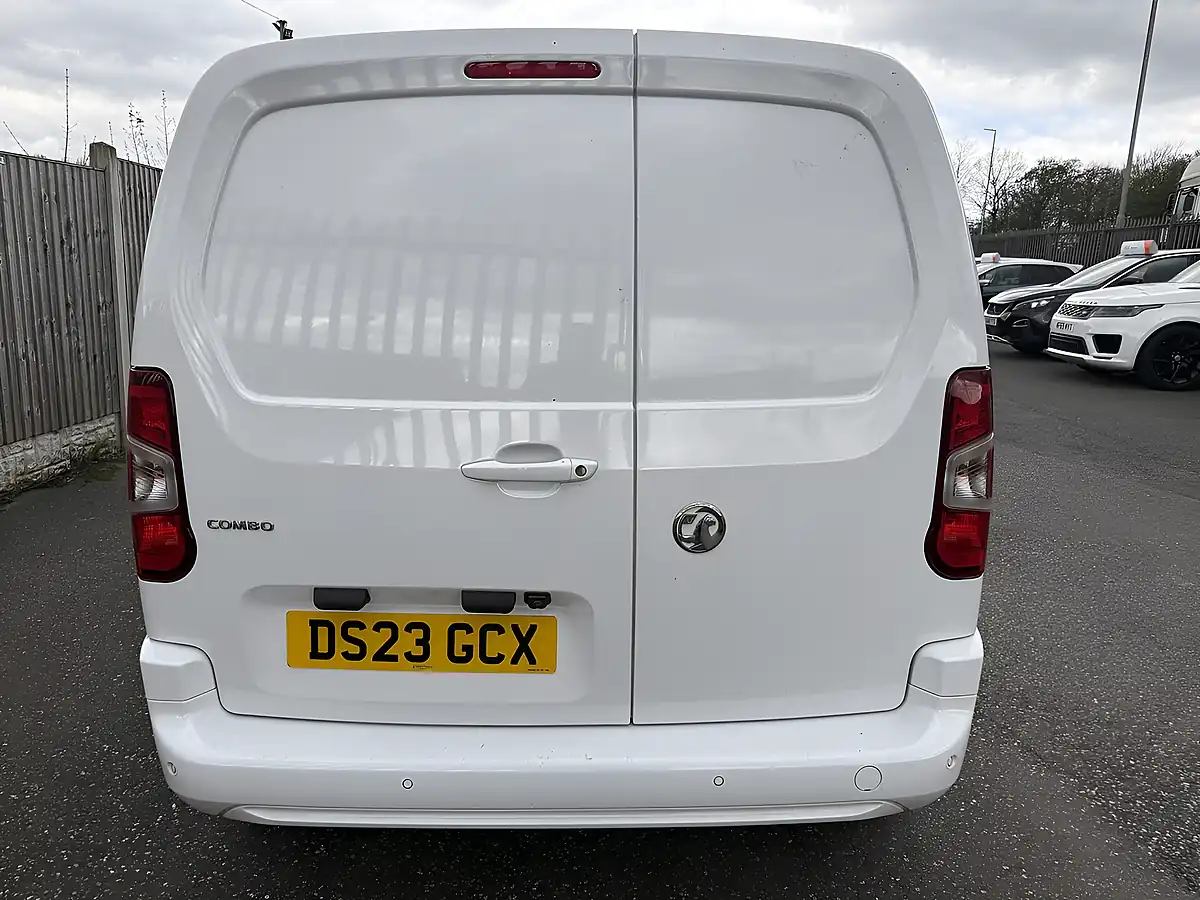 Used 2023 Vauxhall Combo Pro White - Interior and Exterior details 10